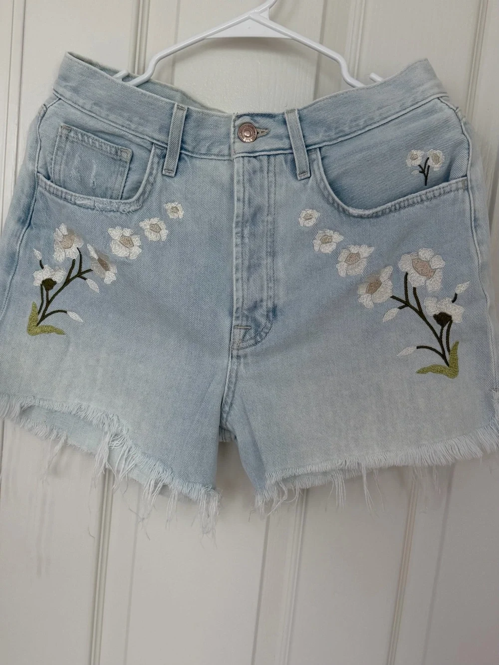 7 For All Mankind Light Blue Denim Shorts with White Floral Embroidery - Picture 2 of 3